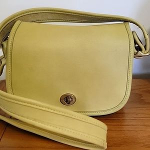 Vintage lime Coach legacy 9965. Genuone tanned full grain leather mid 1990s.